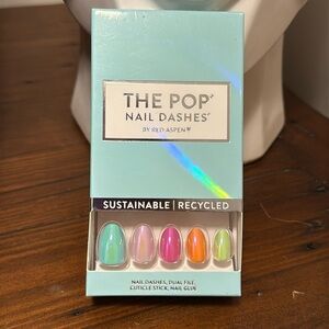 RED ASPEN colorful Carrie Jo Nail Dashes 24 Pop On almond 0-9 Short